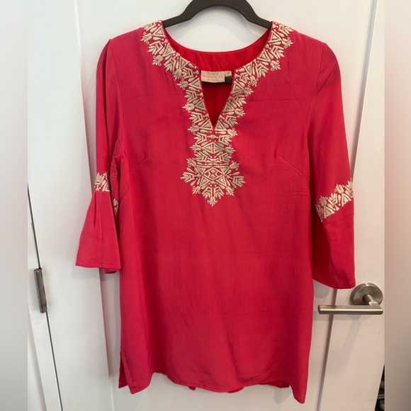 Silk embroidered tunic - Picture 1 of 3